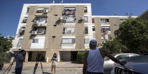 Mayor praises family of Israeli held in Gaza