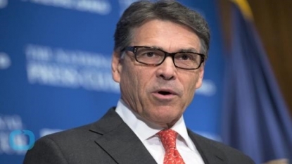 Rick Perry Loses Top Iowa Adviser as it Struggles to Pay Bills