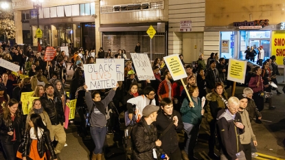 The Latest on Ferguson: Crowd thins along West Florissant Avenue; police say