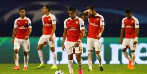 Arsenal star urges team to bounce back from defeat for Chelsea clash