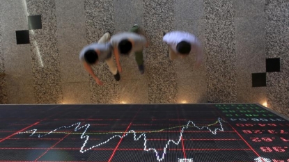 Global Stocks Decline as Concerns Over China Continue