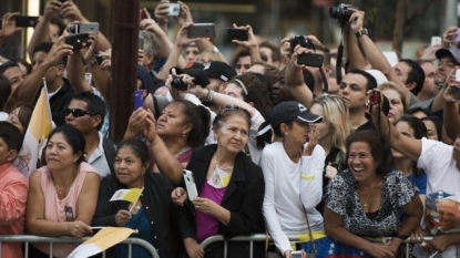 Crowd waiting for Pope Francis boos Donald Trump outside Trump Tower
