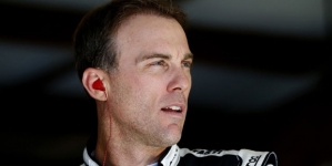 Edwards Claims Pole In Loudon