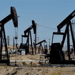 Oil slumps on China demand concerns