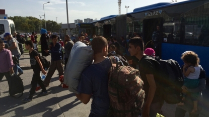 Hungary says more than 4000 refugees arrived today