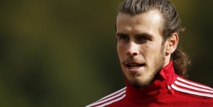 Bale named in Wales squad despite recent injury