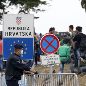 Hungary close to completing fence on Croatian border