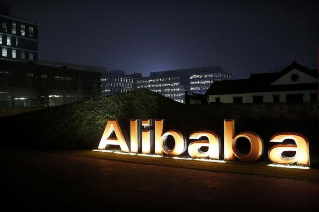 Yahoo shares rise on decision to proceed with Alibaba stake spinoff