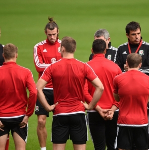 Wales coach says Real forward Bale a ‘superb athlete’