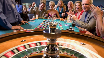Live casino roulette with dealer